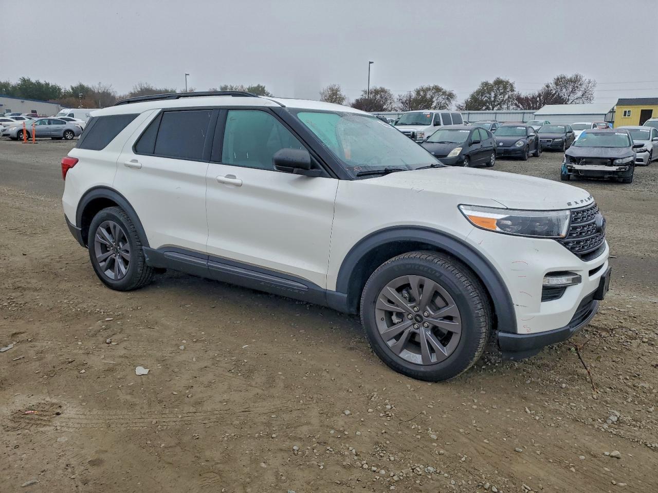 2021 FORD EXPLORER XLT photo 4