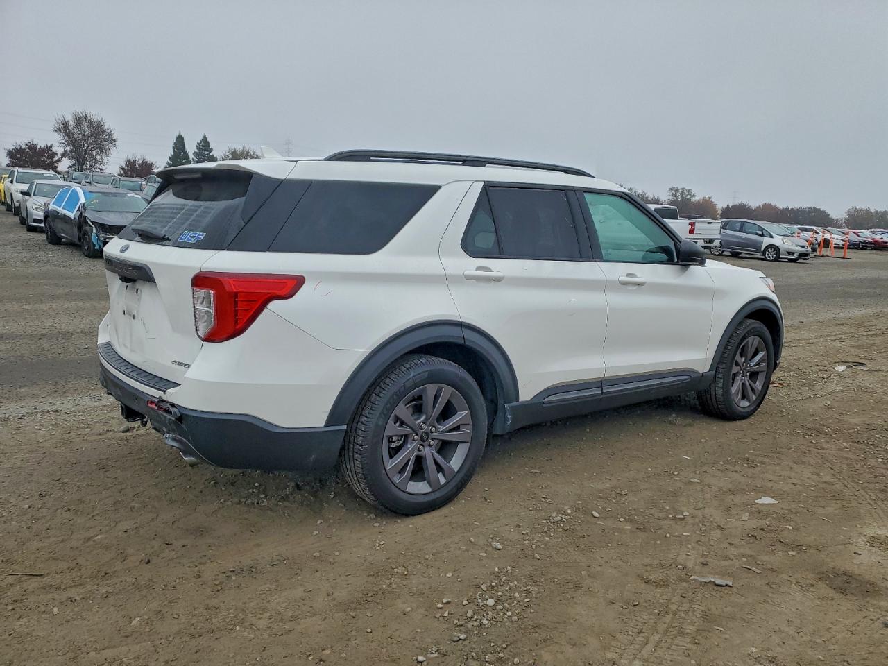 2021 FORD EXPLORER XLT photo 3