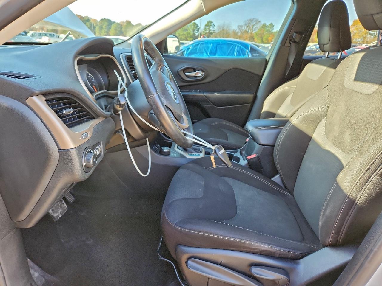 2016 JEEP CHEROKEE LATITUDE photo 7