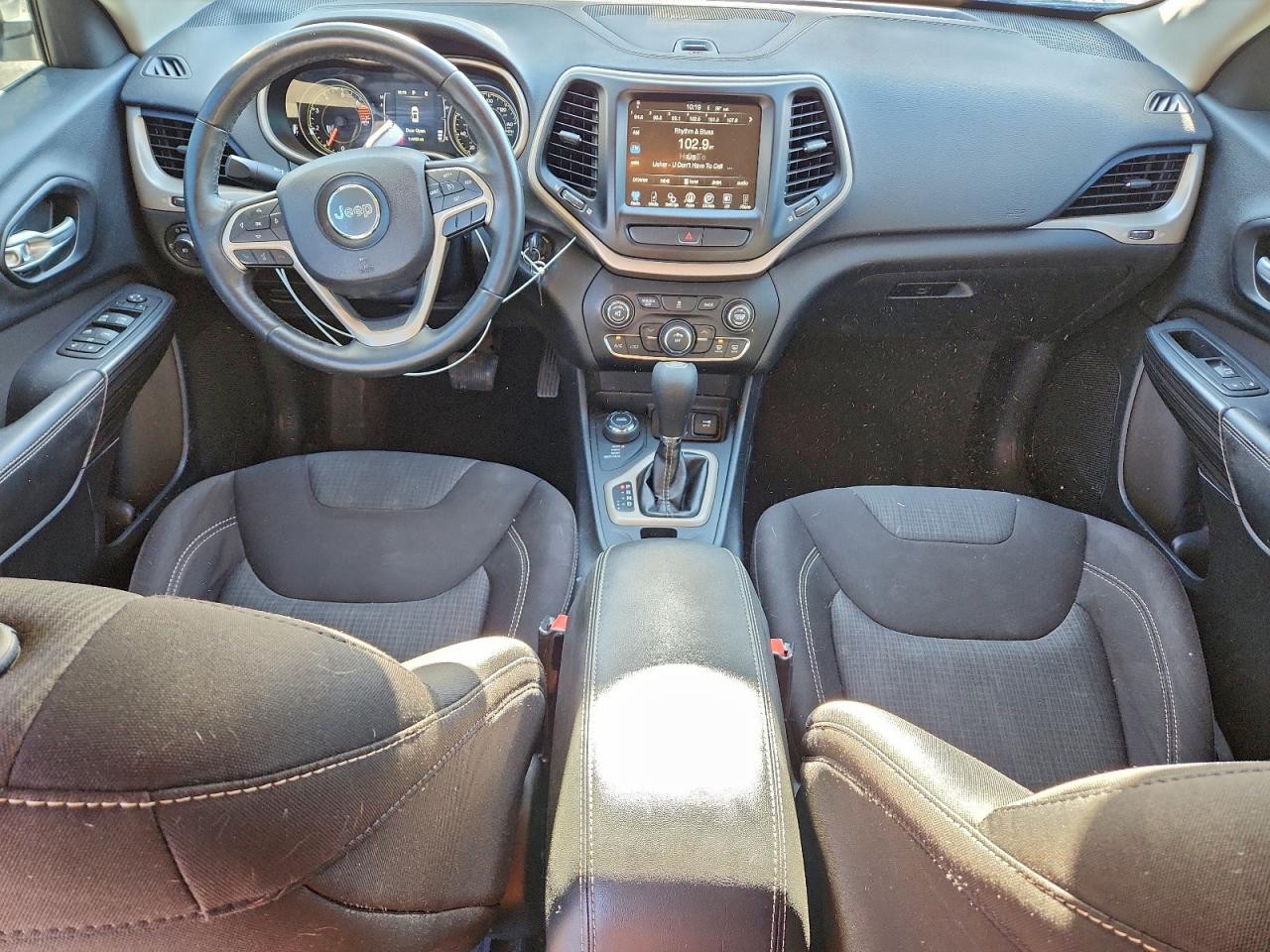 2016 JEEP CHEROKEE LATITUDE photo 8
