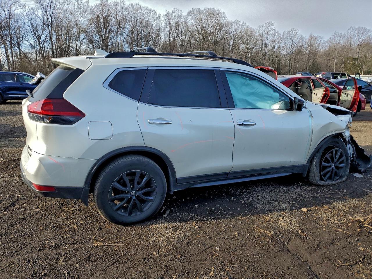 2018 NISSAN ROGUE S photo 3