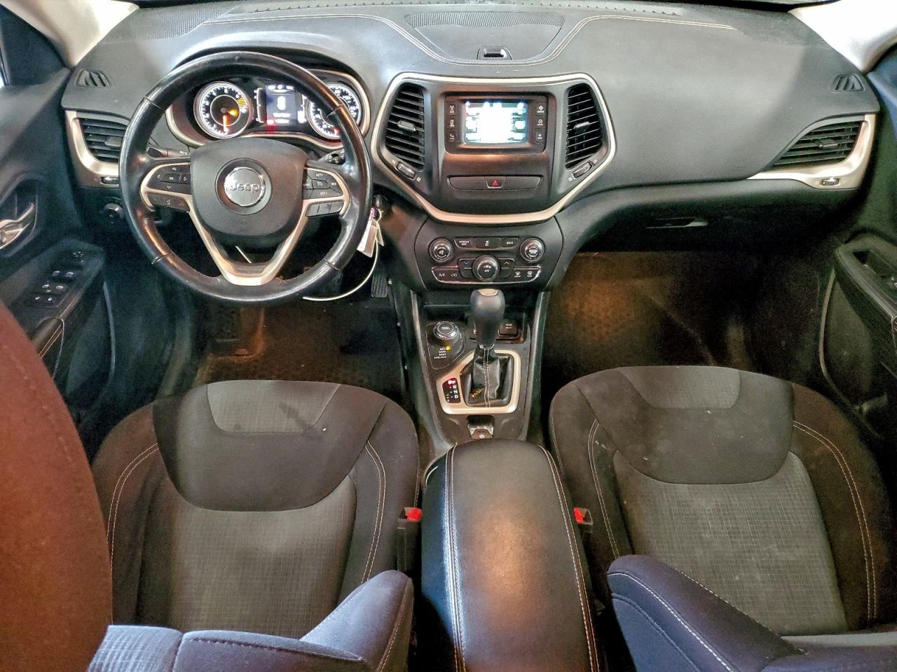 2016 JEEP CHEROKEE LATITUDE photo 8