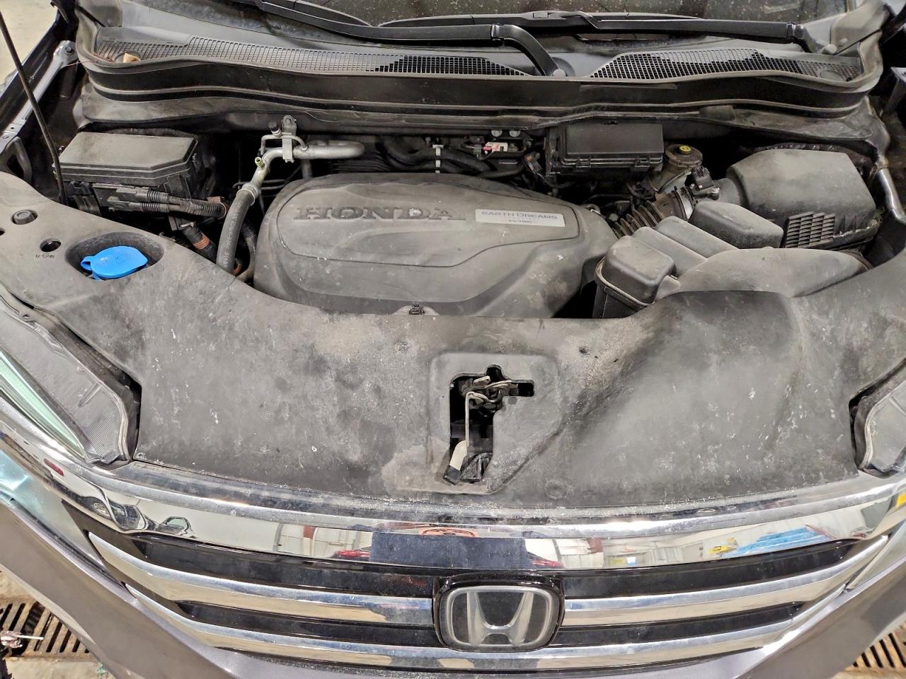 2016 HONDA PILOT ELITE photo 12