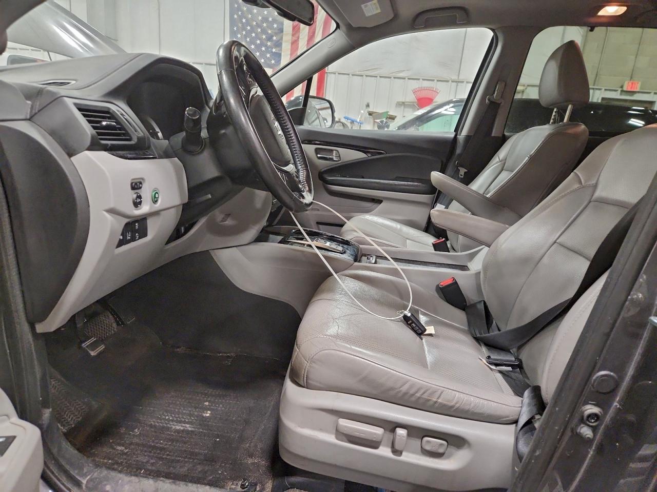 2016 HONDA PILOT ELITE photo 7