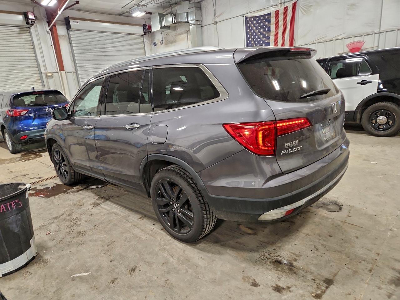 2016 HONDA PILOT ELITE photo 2