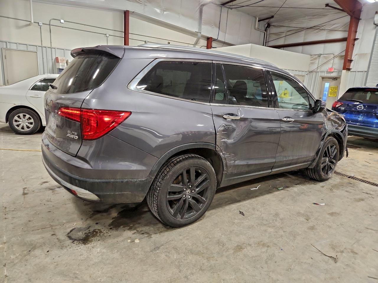 2016 HONDA PILOT ELITE photo 3