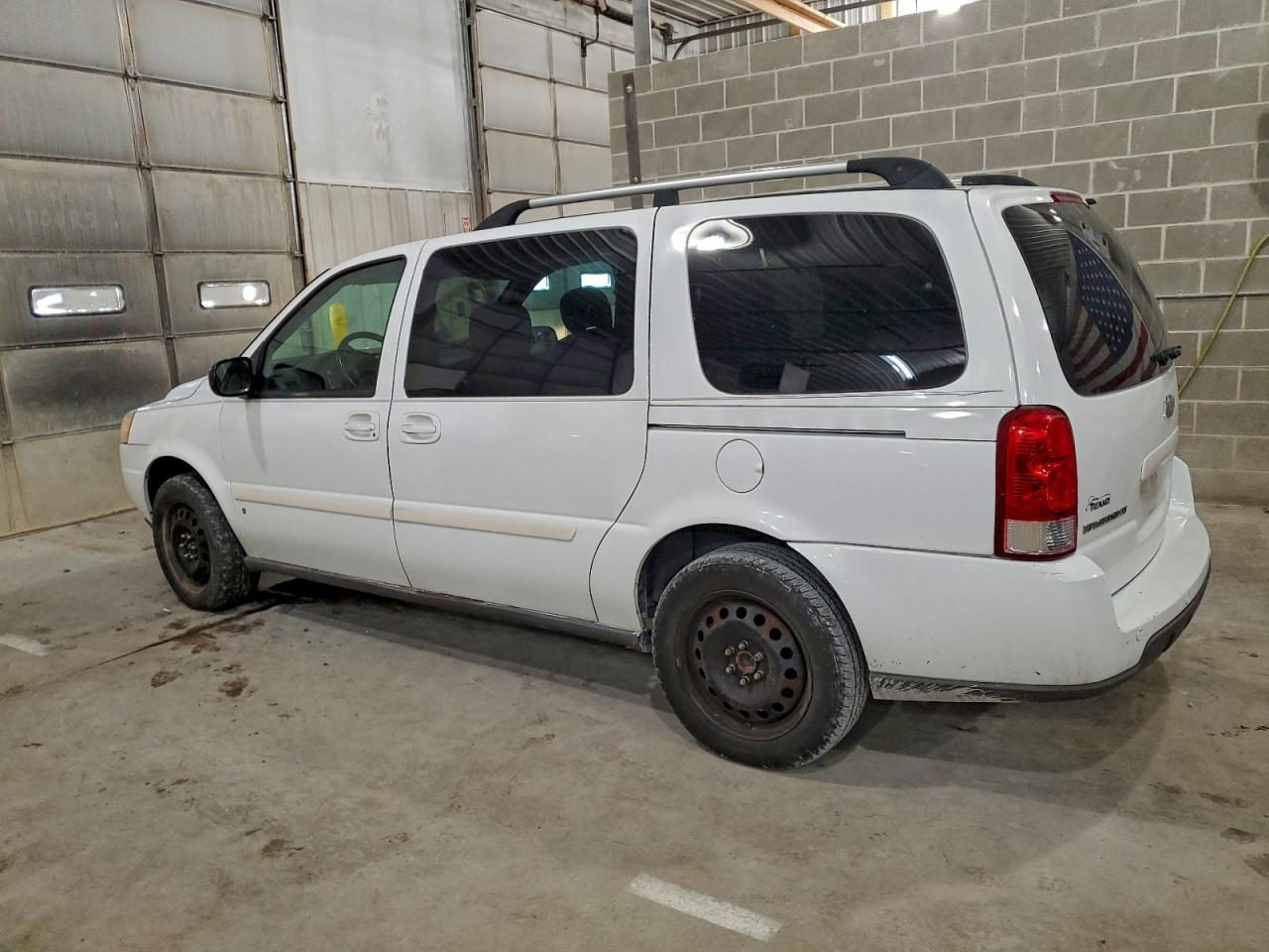 2008 CHEVROLET UPLANDER LT photo 2