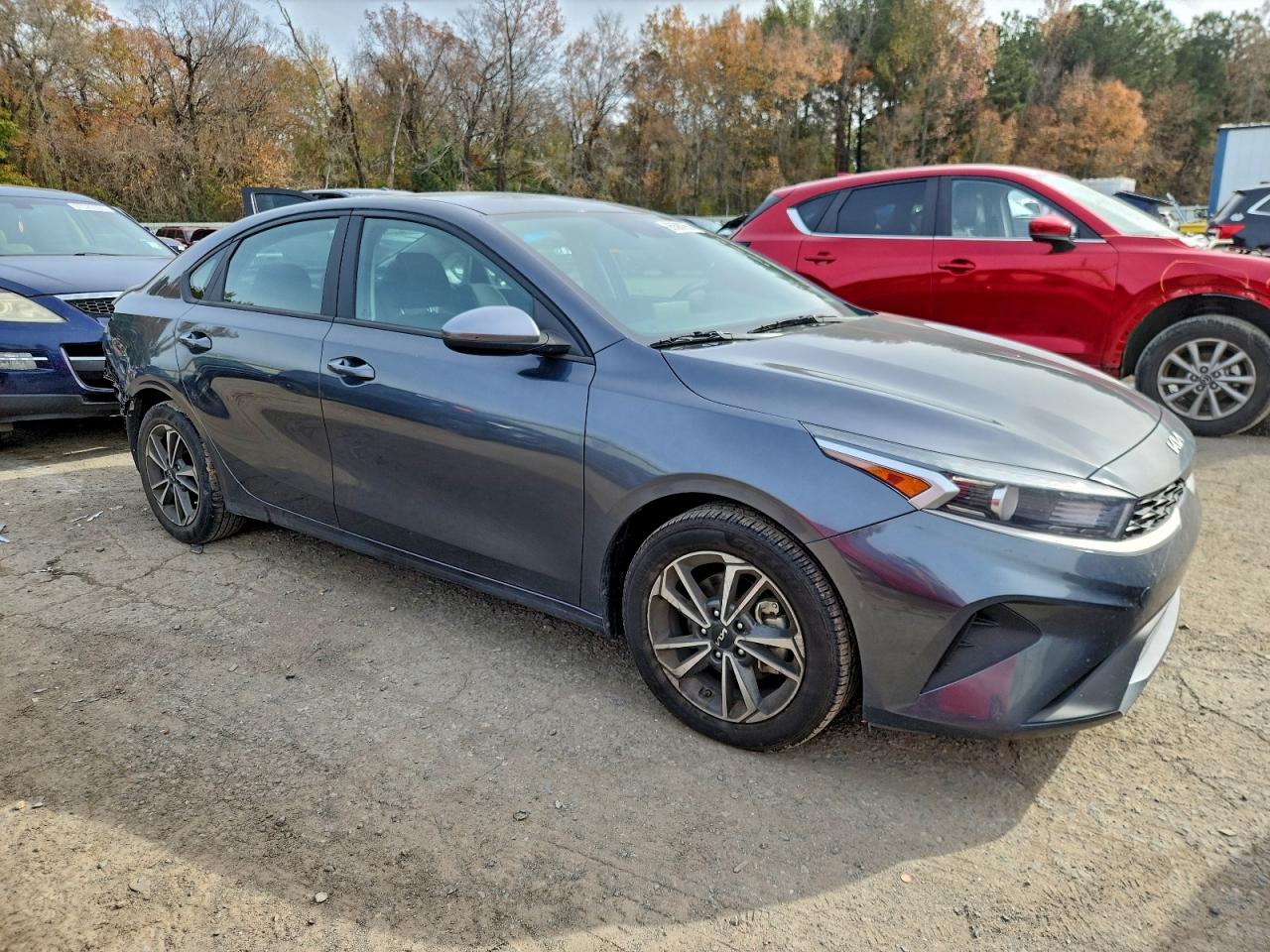 2023 KIA FORTE LX photo 4