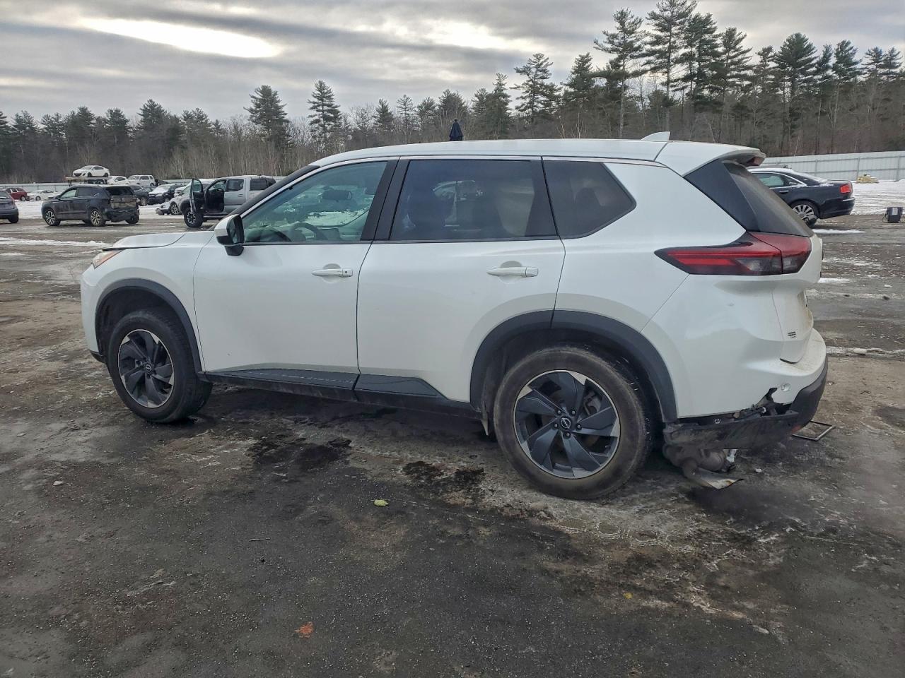 2024 NISSAN ROGUE SV photo 2
