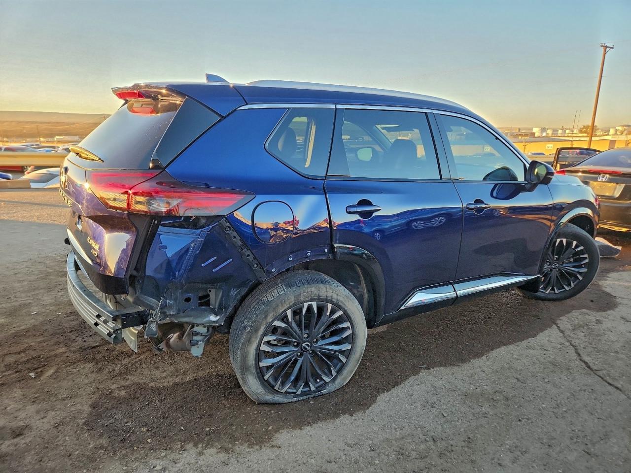 2024 NISSAN ROGUE PLATINUM photo 5