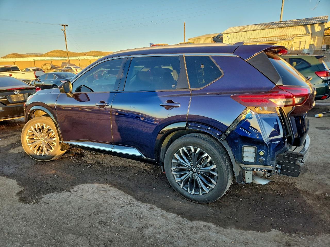 2024 NISSAN ROGUE PLATINUM photo 3