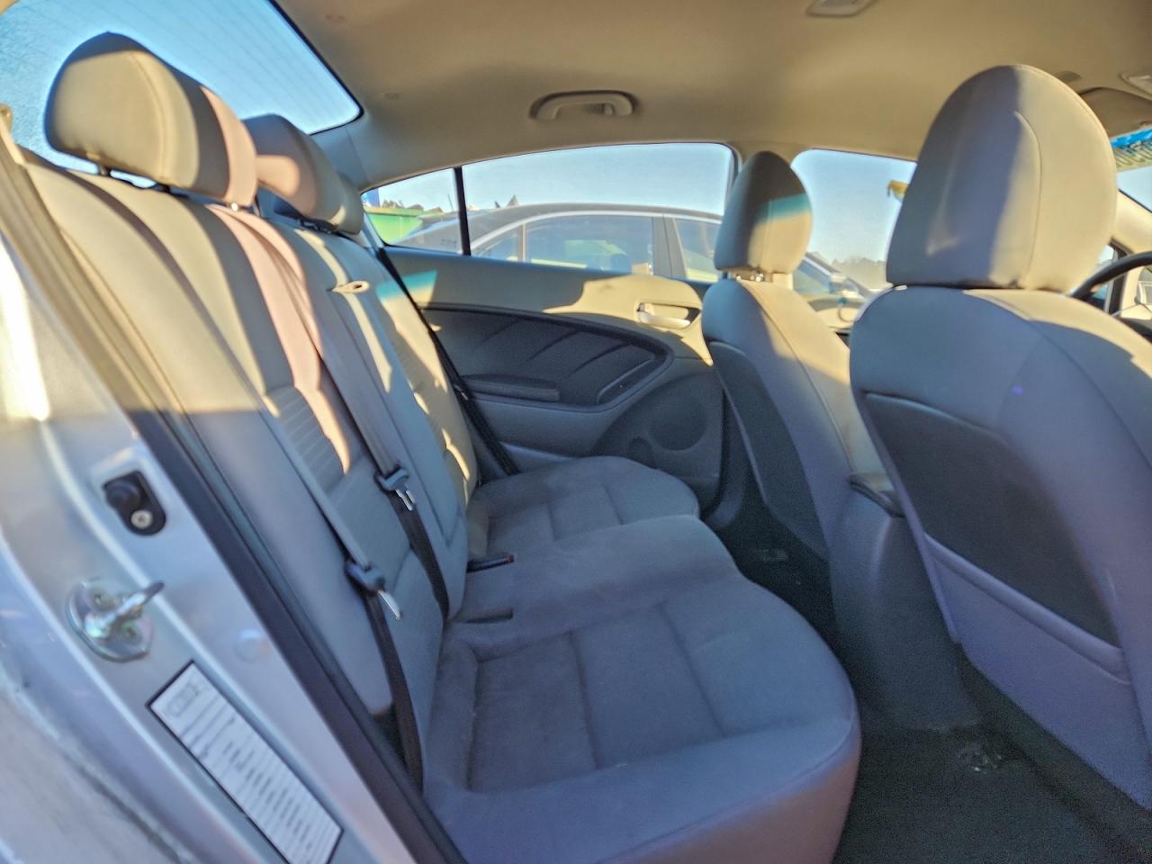 2017 KIA FORTE LX photo 10