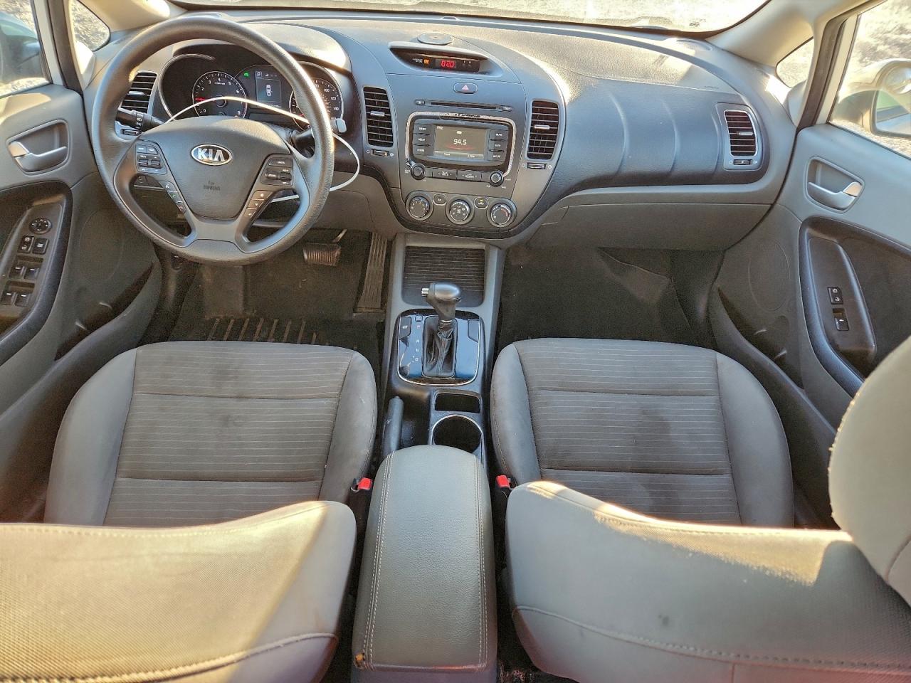 2017 KIA FORTE LX photo 8