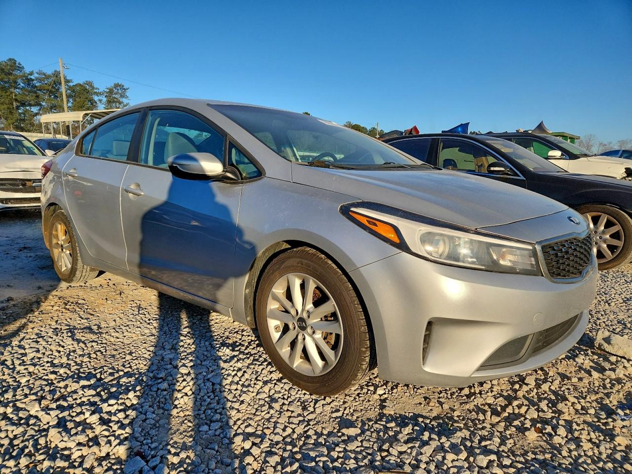 2017 KIA FORTE LX photo 4