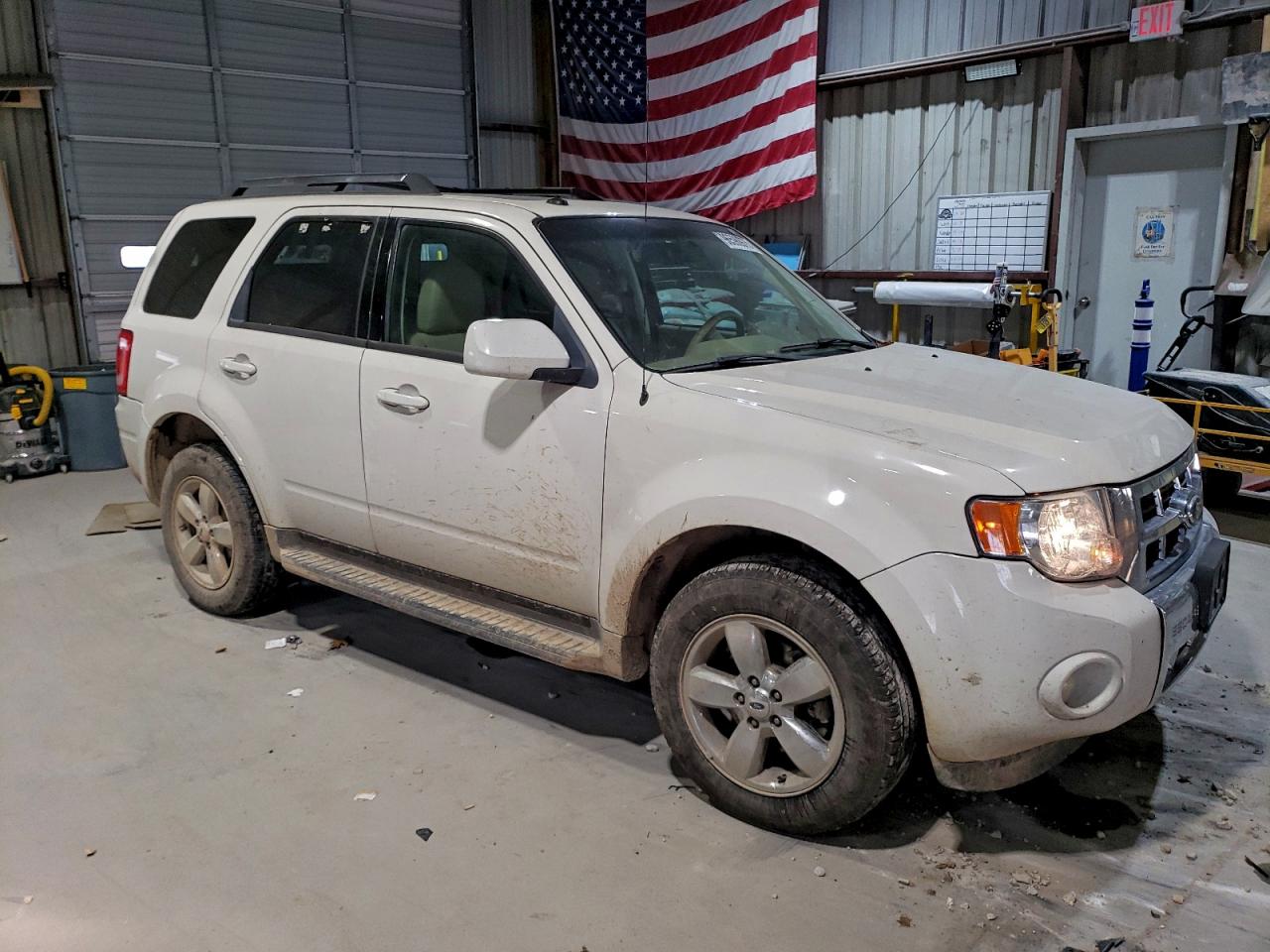 2010 FORD ESCAPE LIMITED photo 4