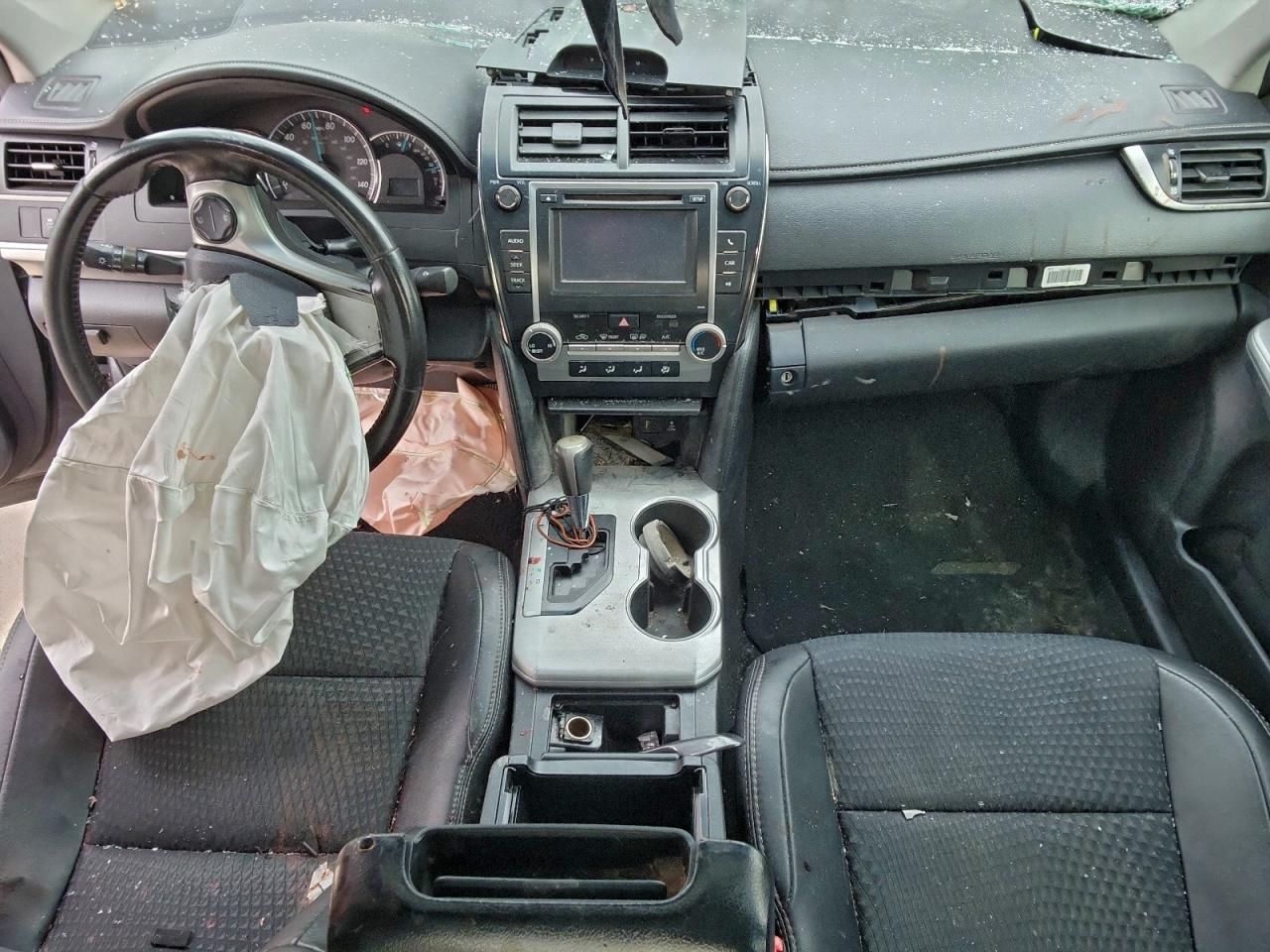 2013 TOYOTA CAMRY SE photo 8