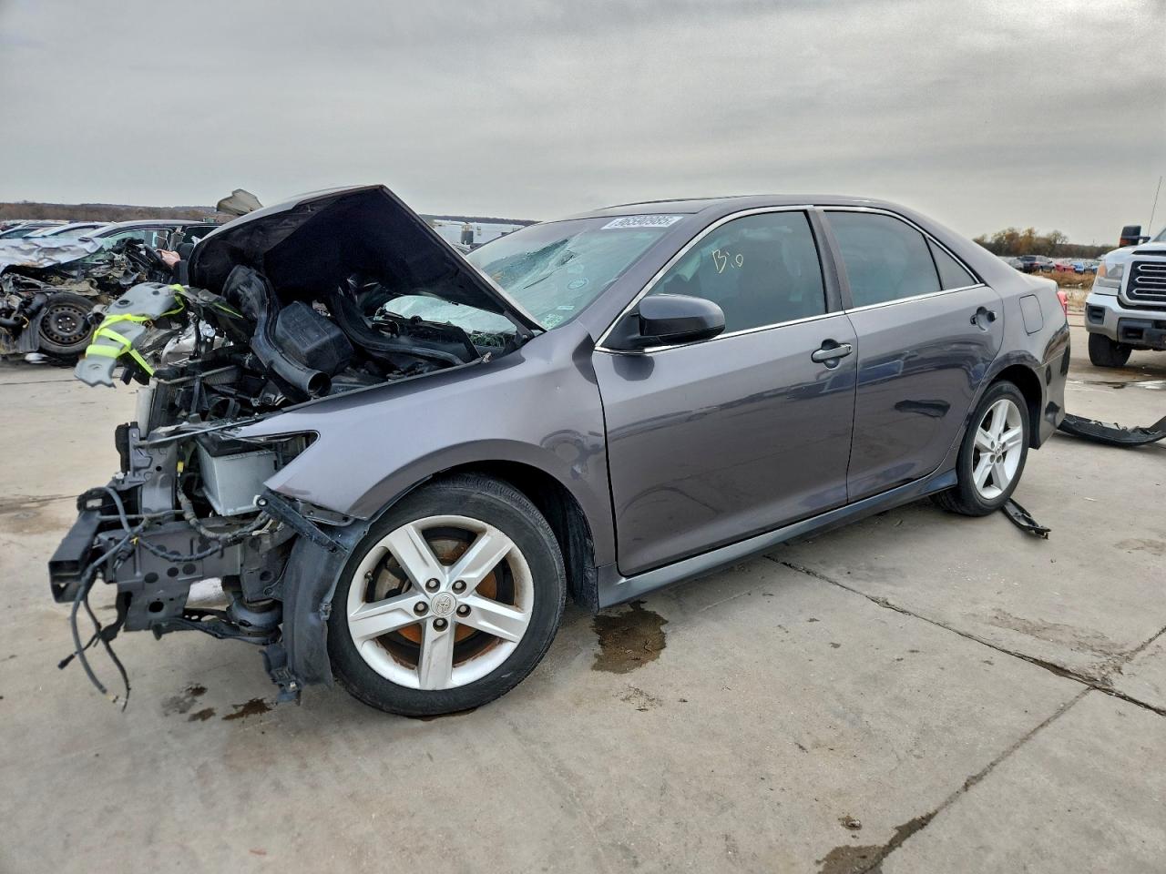 2013 TOYOTA CAMRY