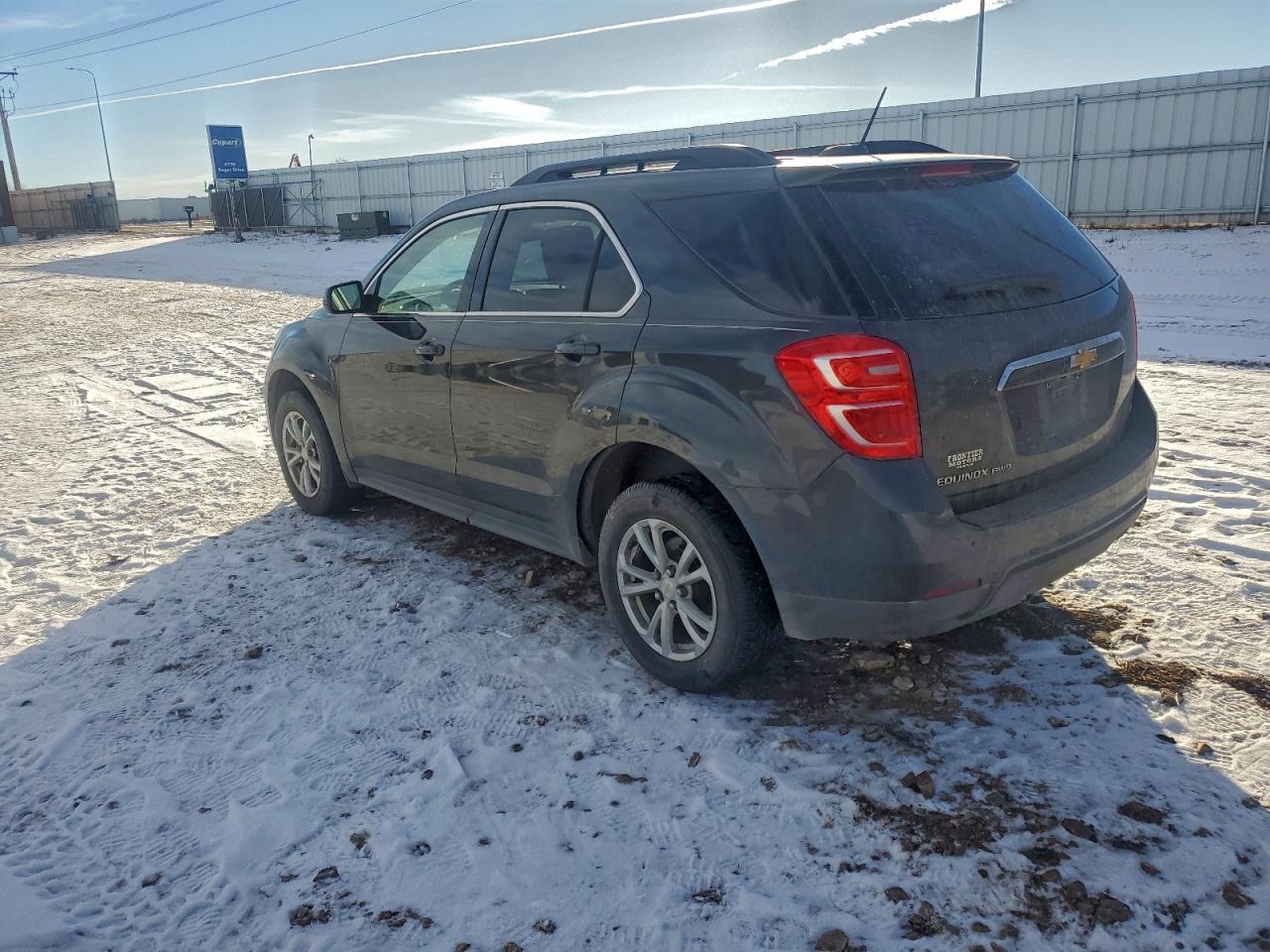 2017 CHEVROLET EQUINOX LT photo 2