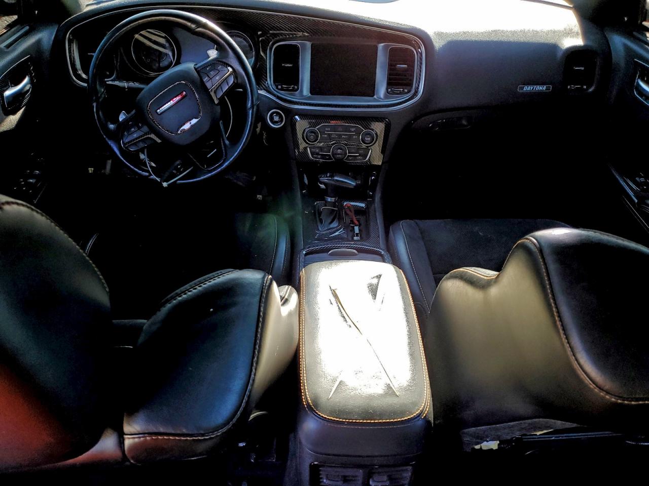 2017 DODGE CHARGER photo 8