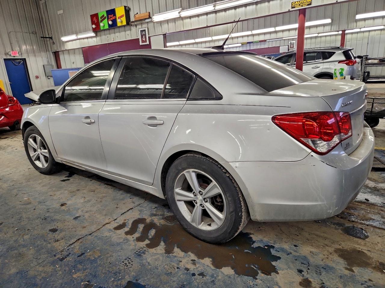 2013 CHEVROLET CRUZE LT photo 2