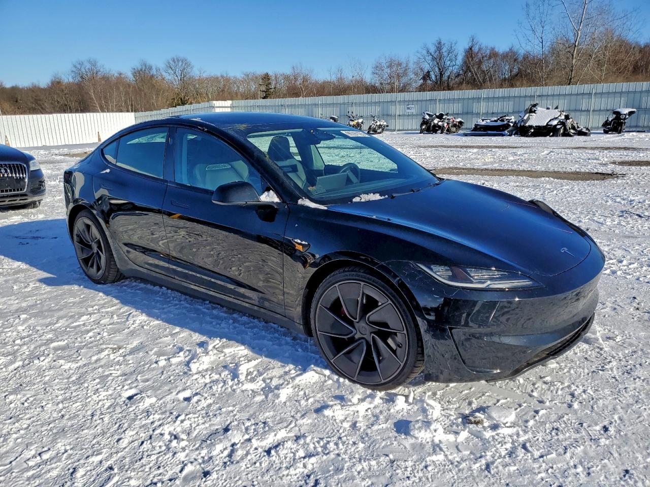 2024 TESLA MODEL 3 photo 4