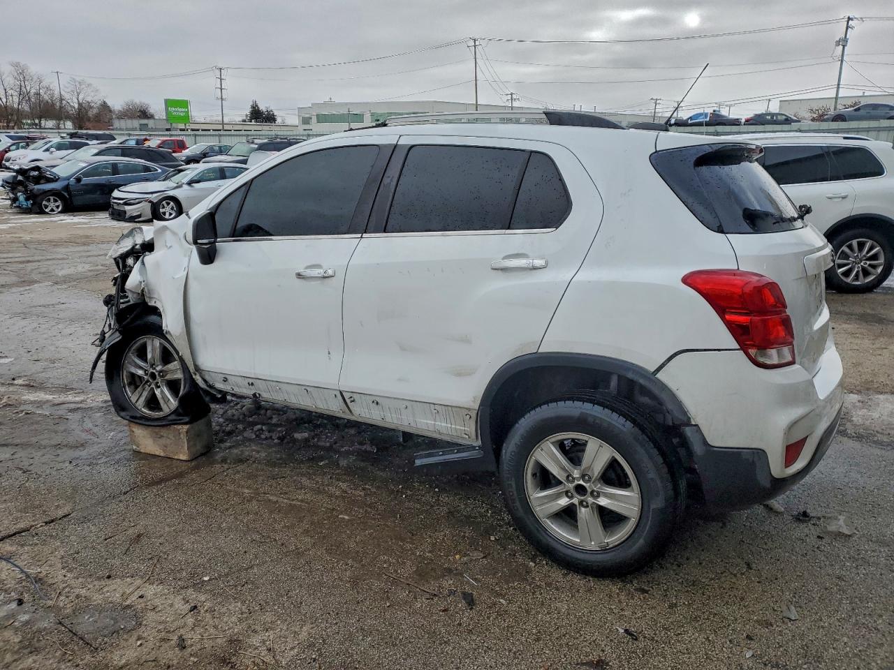 2018 CHEVROLET TRAX 1LT photo 2
