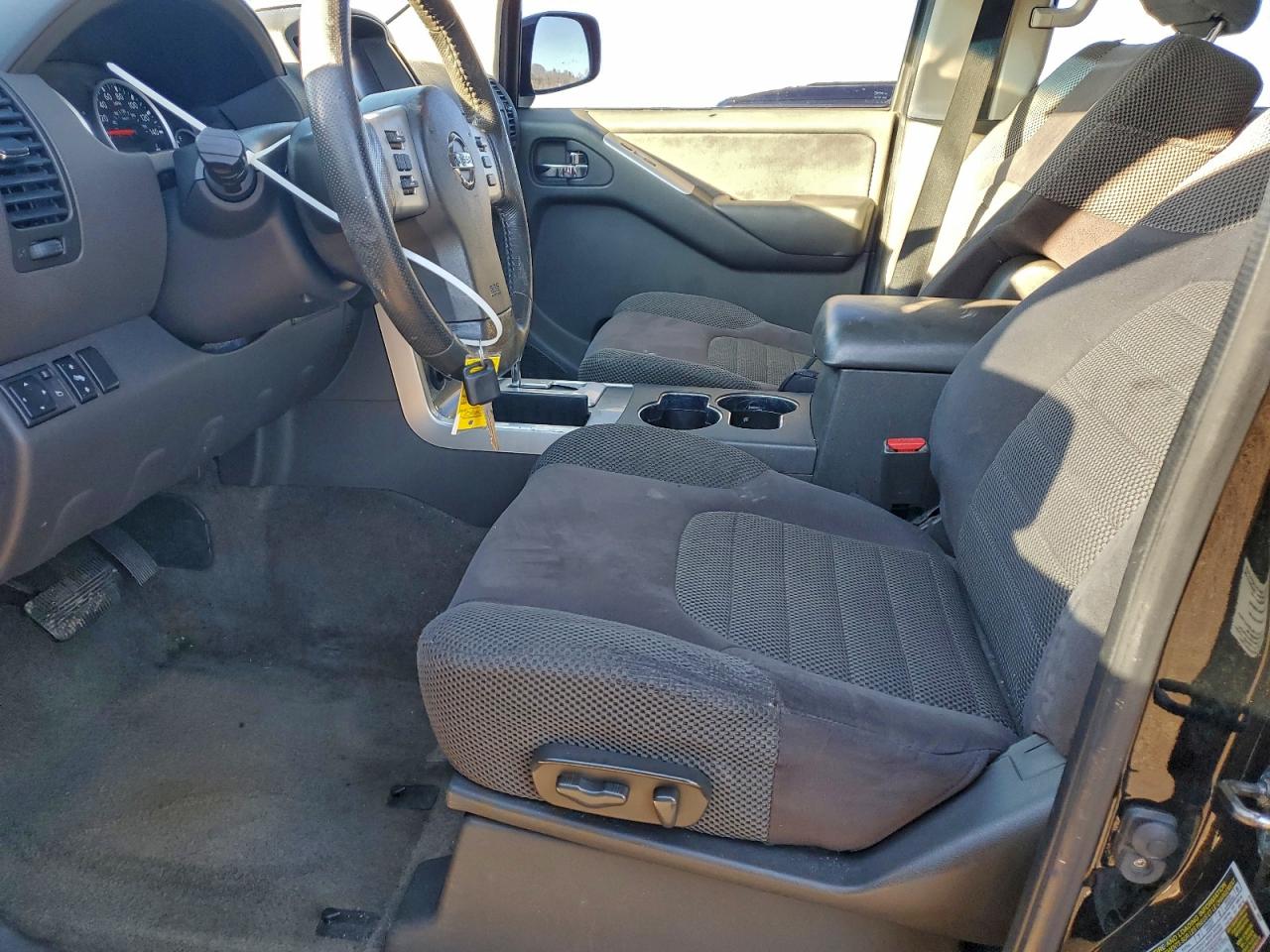 2011 NISSAN PATHFINDER S photo 7