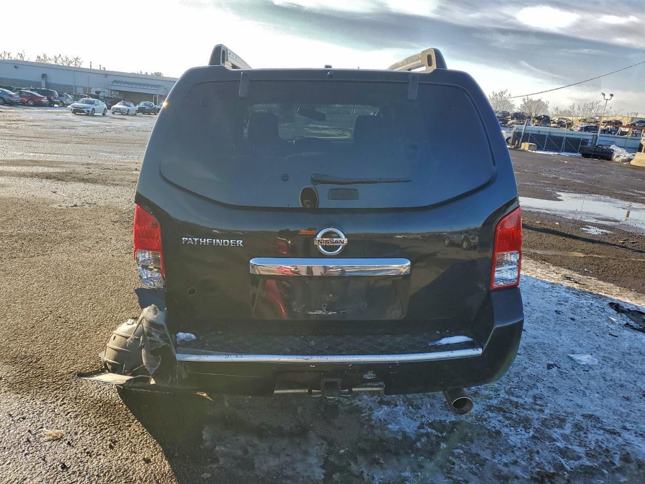 2011 NISSAN PATHFINDER S photo 6