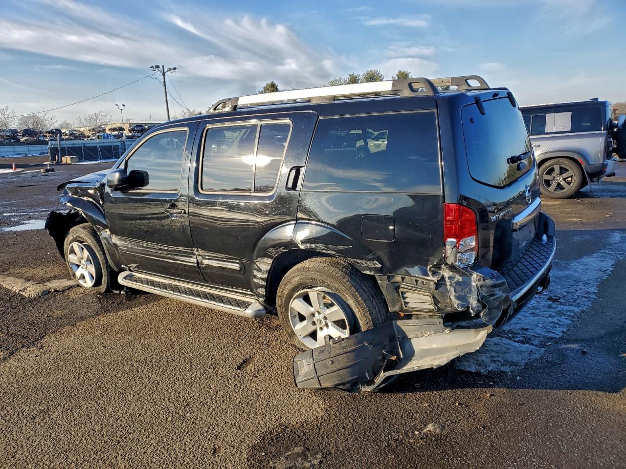 2011 NISSAN PATHFINDER S photo 2