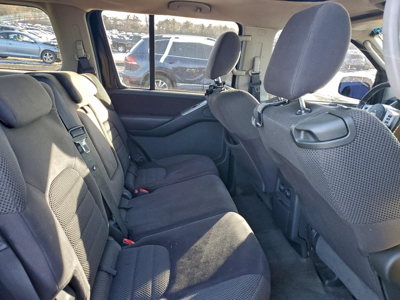 2011 NISSAN PATHFINDER S photo 11