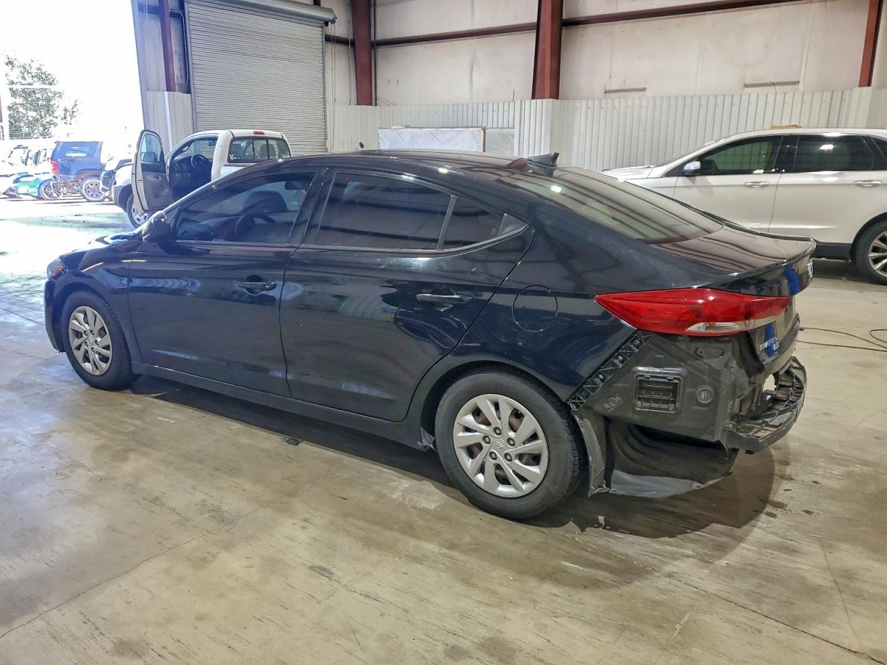 2017 HYUNDAI ELANTRA SE photo 2