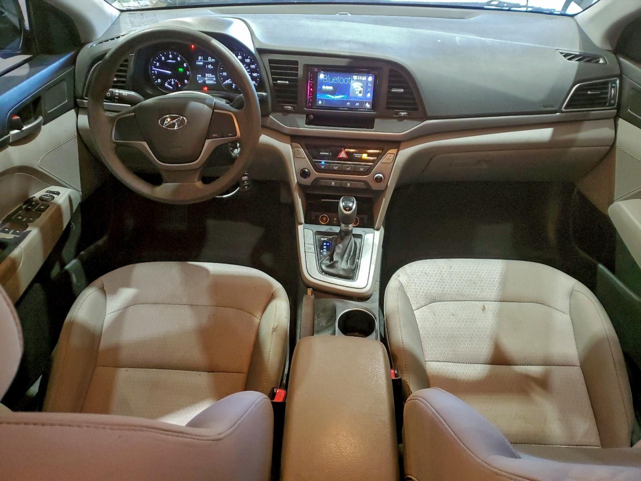 2017 HYUNDAI ELANTRA SE photo 8