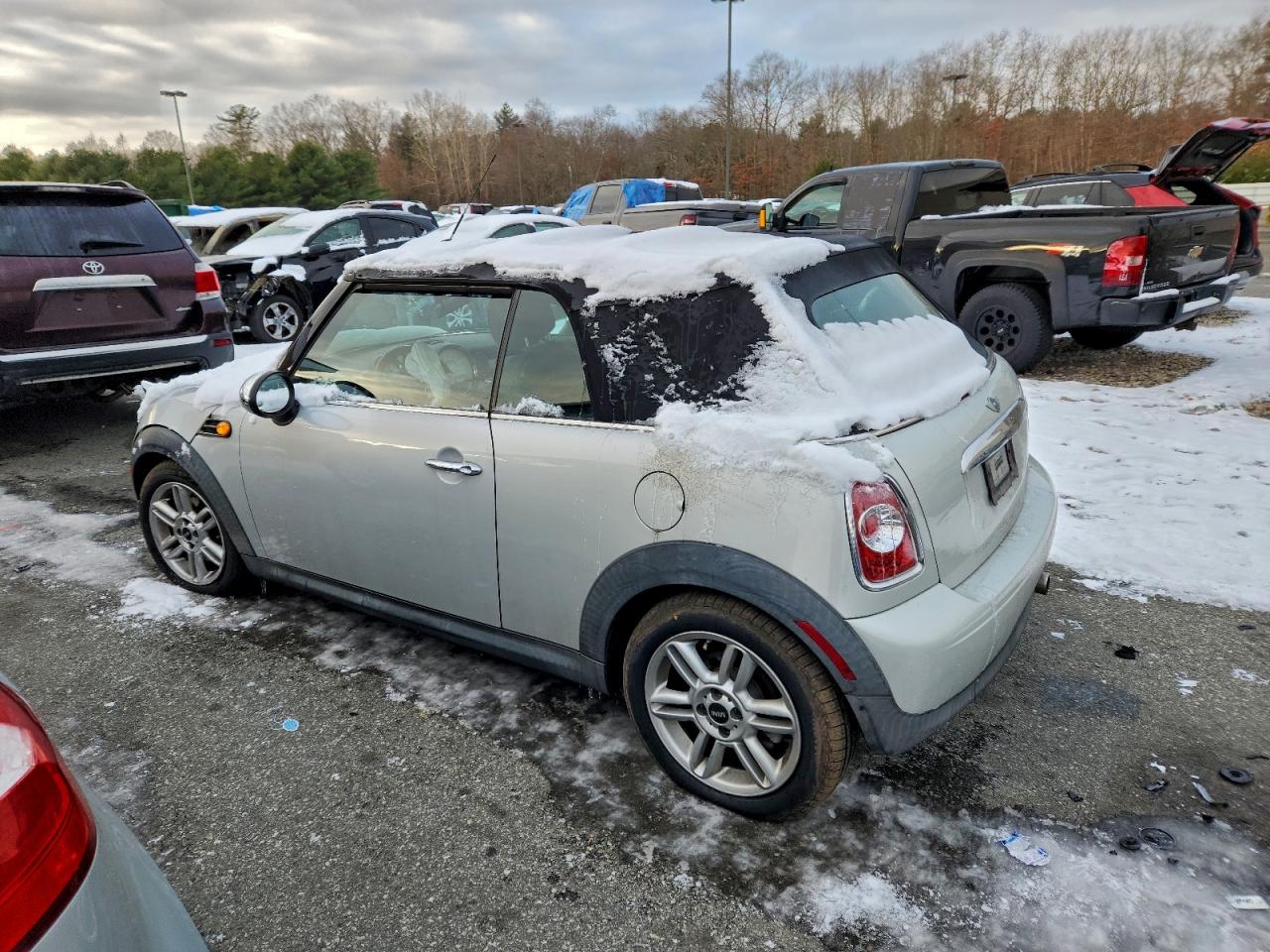 2011 MINI COOPER photo 2