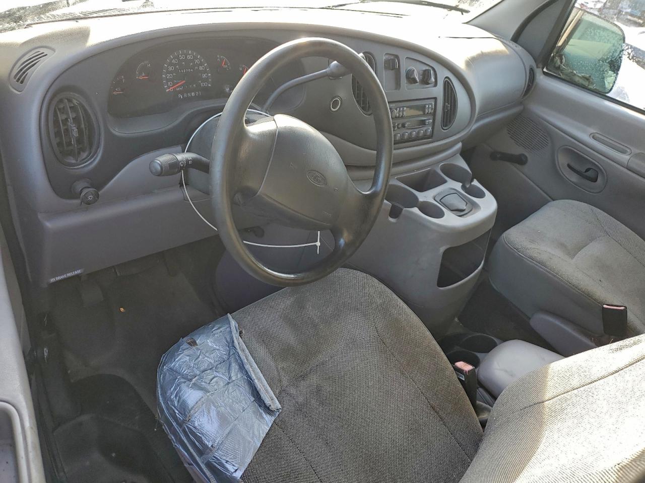 2000 FORD ECONOLINE E150 VAN photo 8