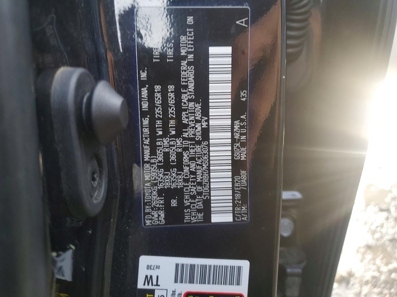 2021 TOYOTA HIGHLANDER XLE photo 12