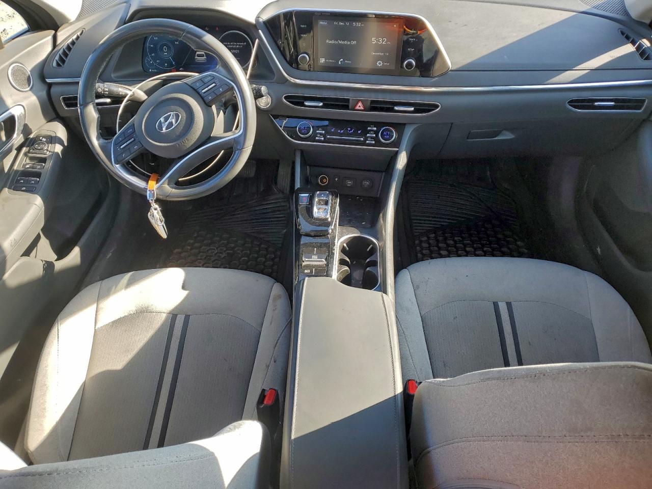 2020 HYUNDAI SONATA SEL photo 8