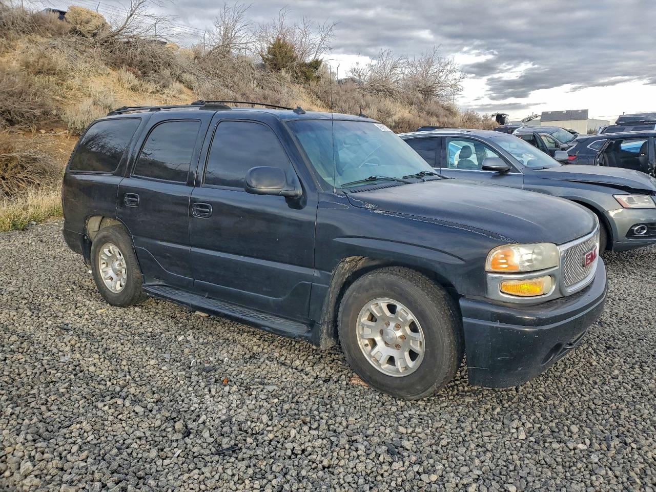 2003 GMC YUKON DENALI photo 4