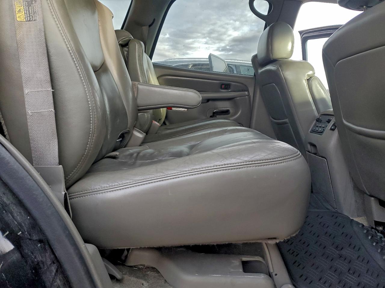 2003 GMC YUKON DENALI photo 11