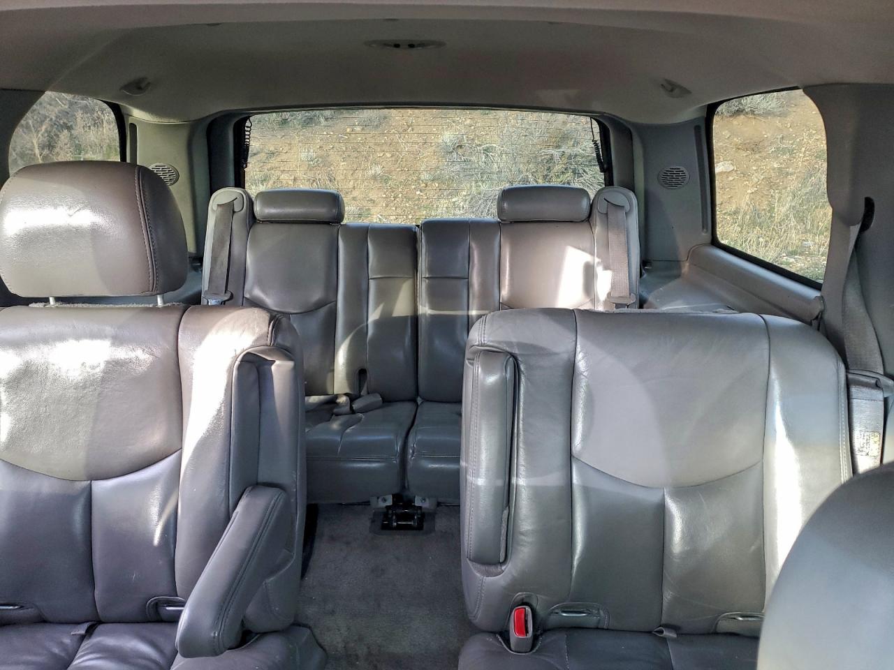 2003 GMC YUKON DENALI photo 10