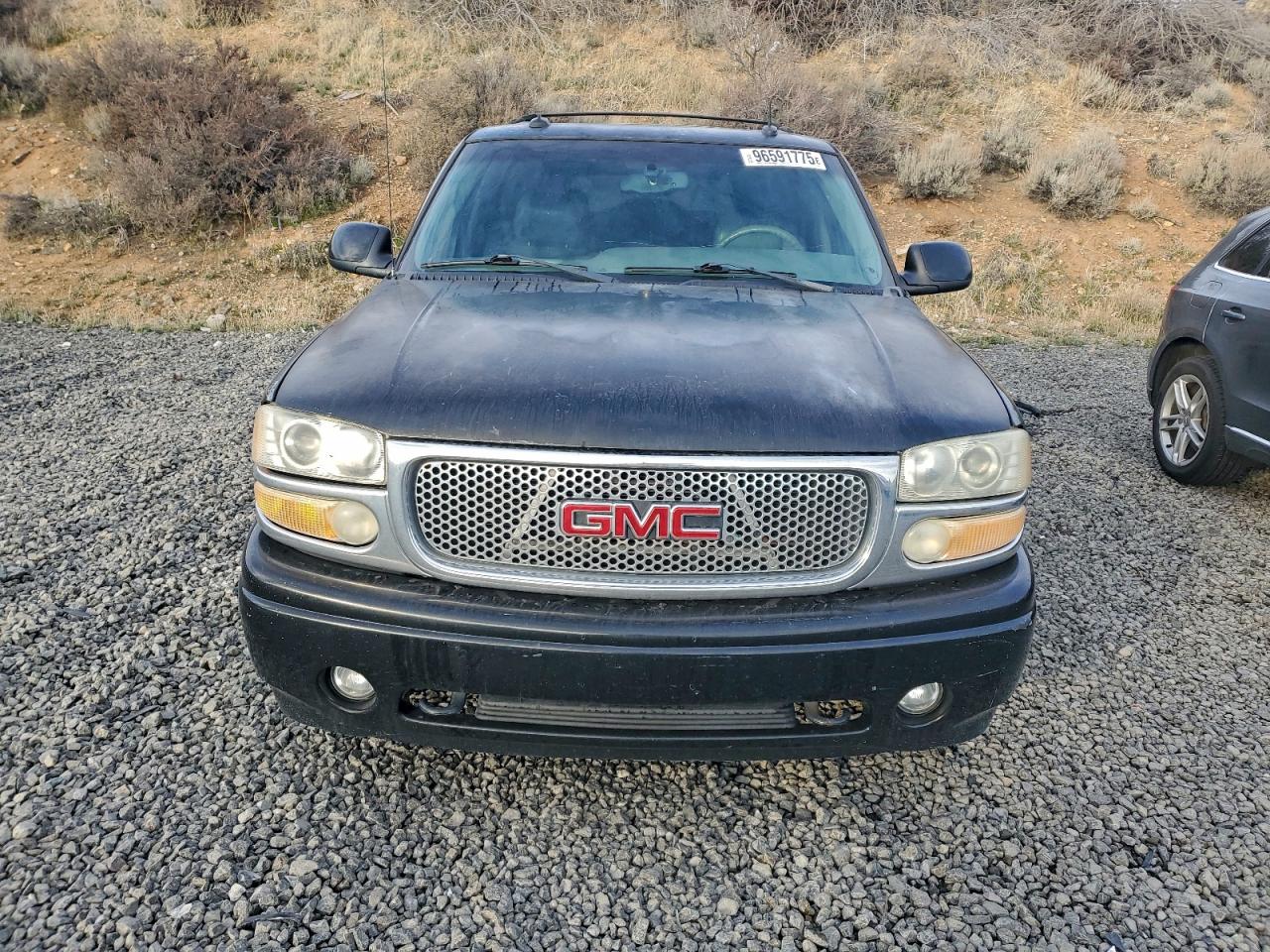 2003 GMC YUKON DENALI photo 5
