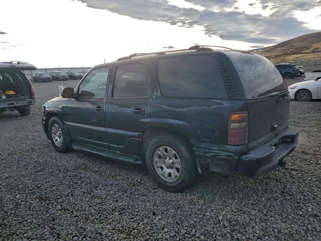 2003 GMC YUKON DENALI photo 2