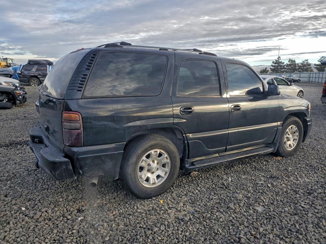 2003 GMC YUKON DENALI photo 3