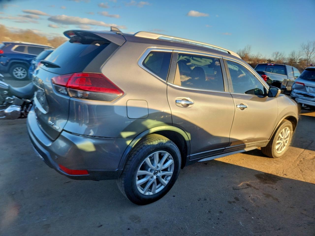 2019 NISSAN ROGUE S photo 3