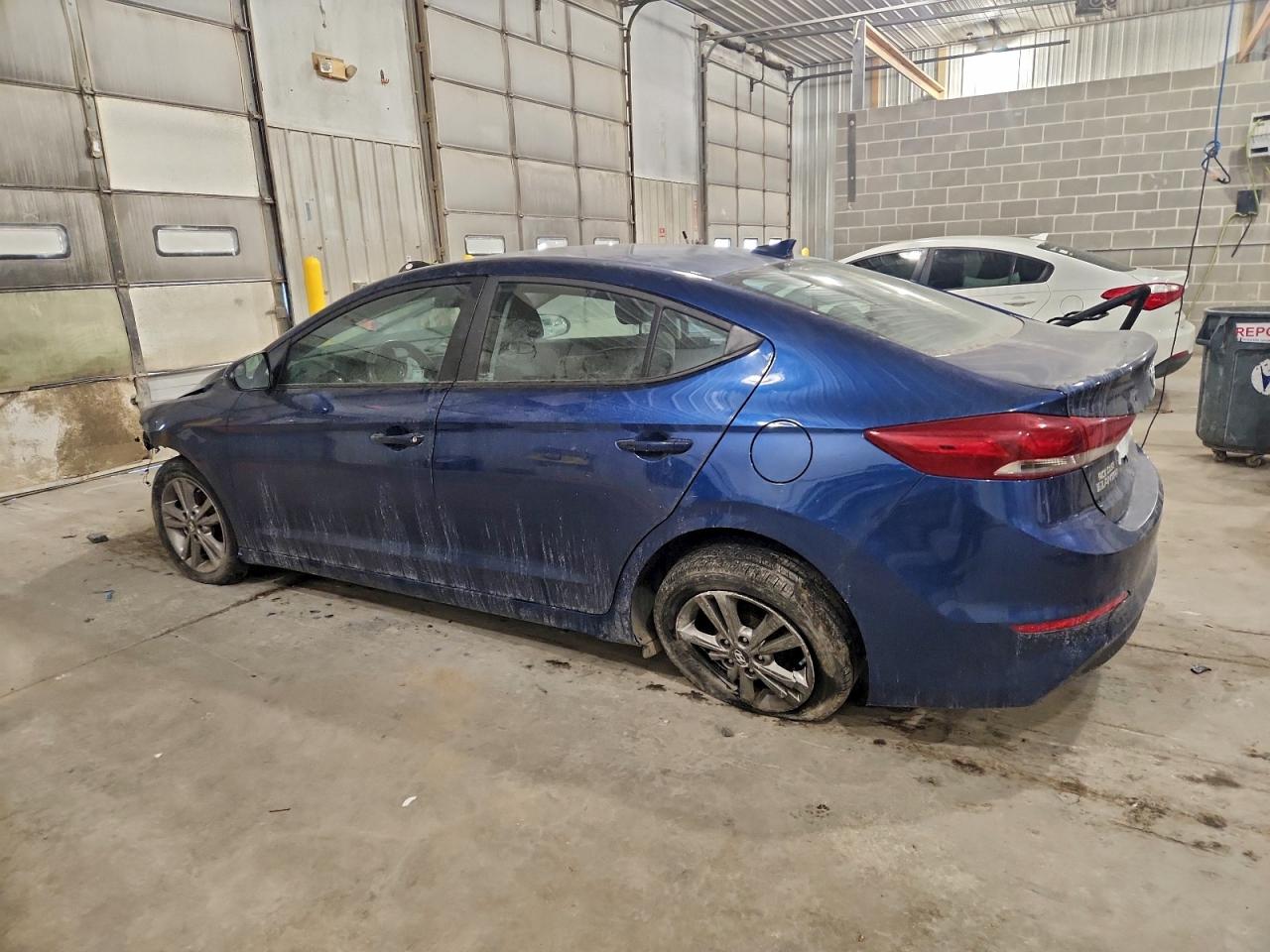 2017 HYUNDAI ELANTRA SE photo 2