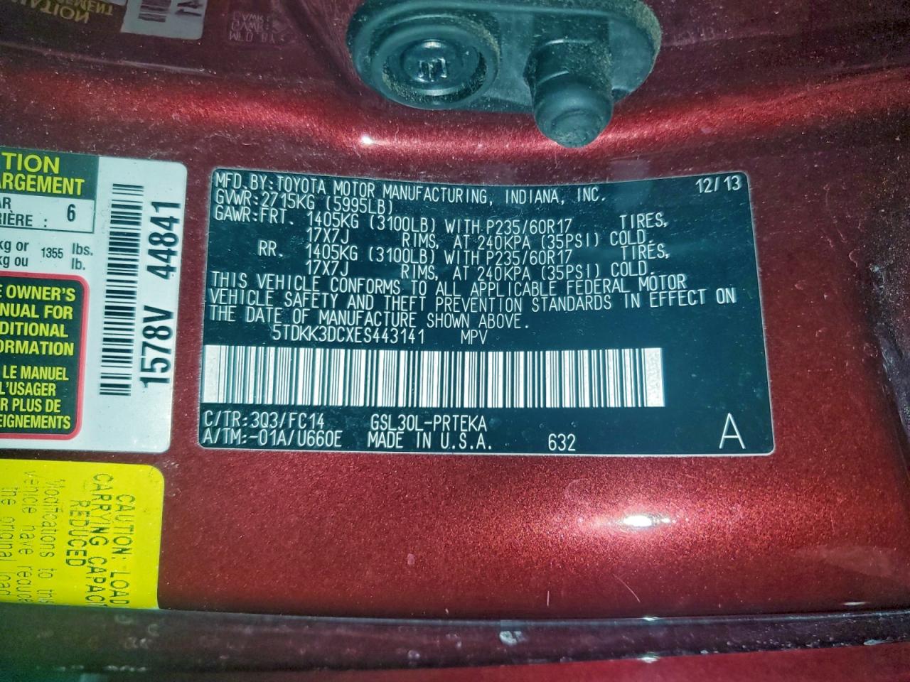 2014 TOYOTA SIENNA LE photo 25