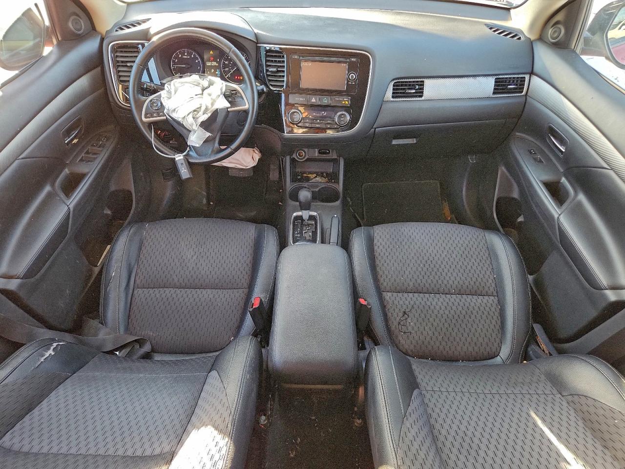 2015 MITSUBISHI OUTLANDER SE photo 8