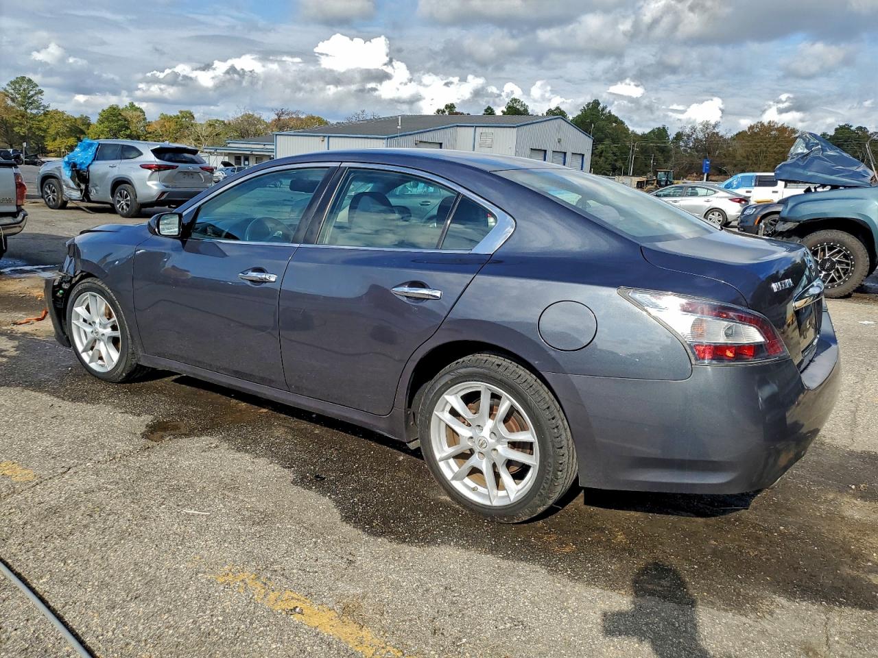 2013 NISSAN MAXIMA S photo 2