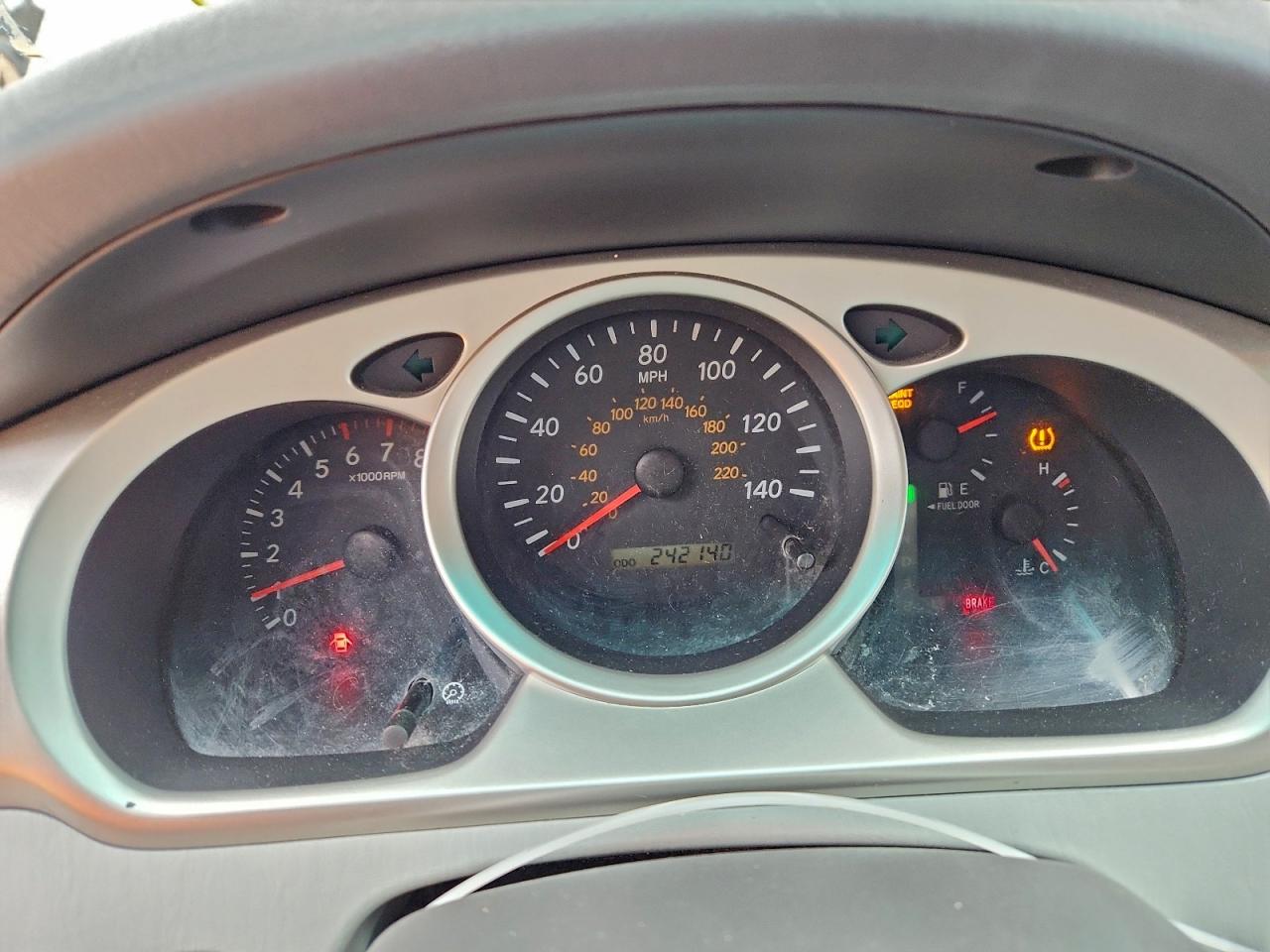2006 TOYOTA HIGHLANDER BASE photo 9