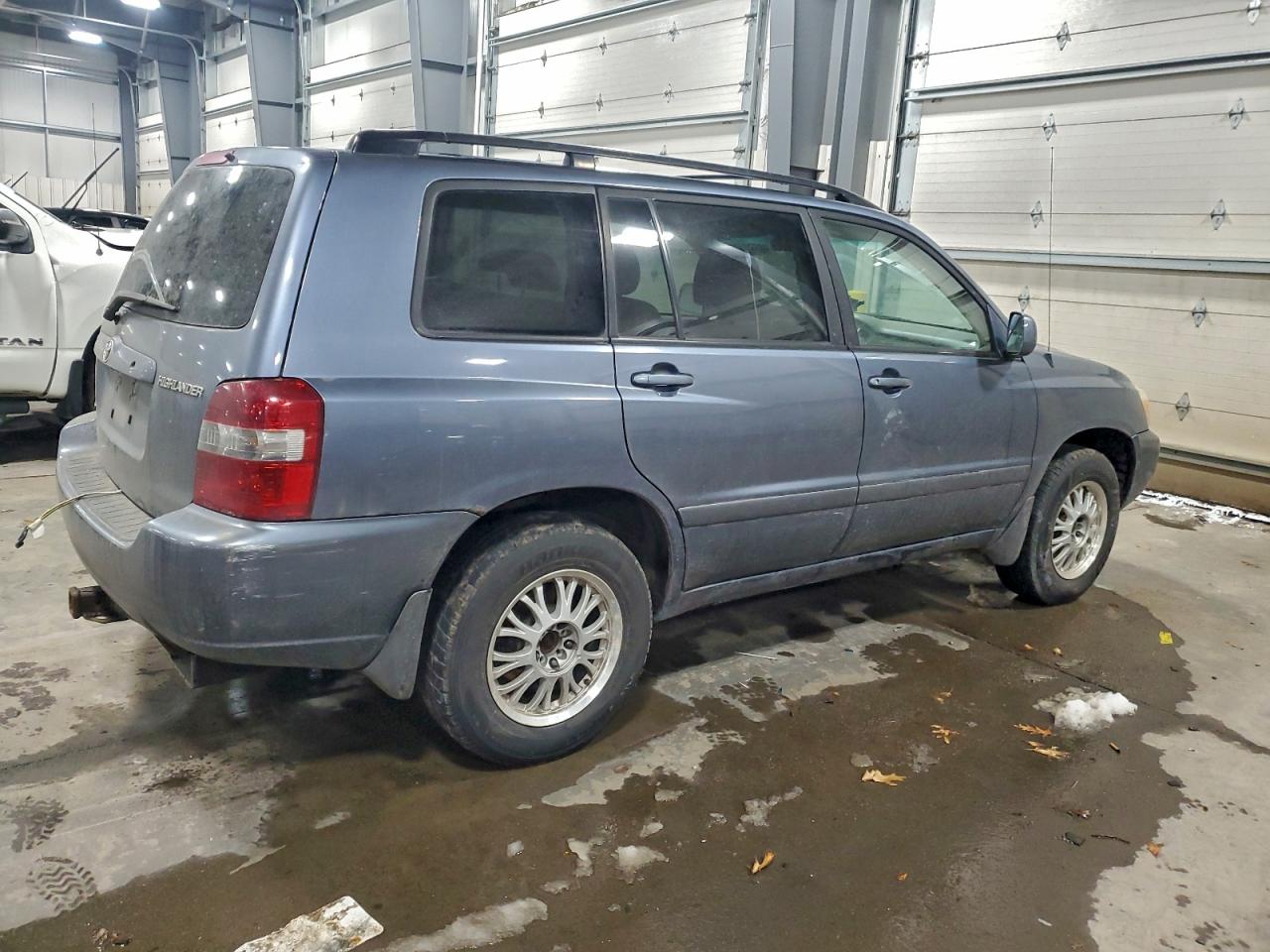 2004 TOYOTA HIGHLANDER photo 5