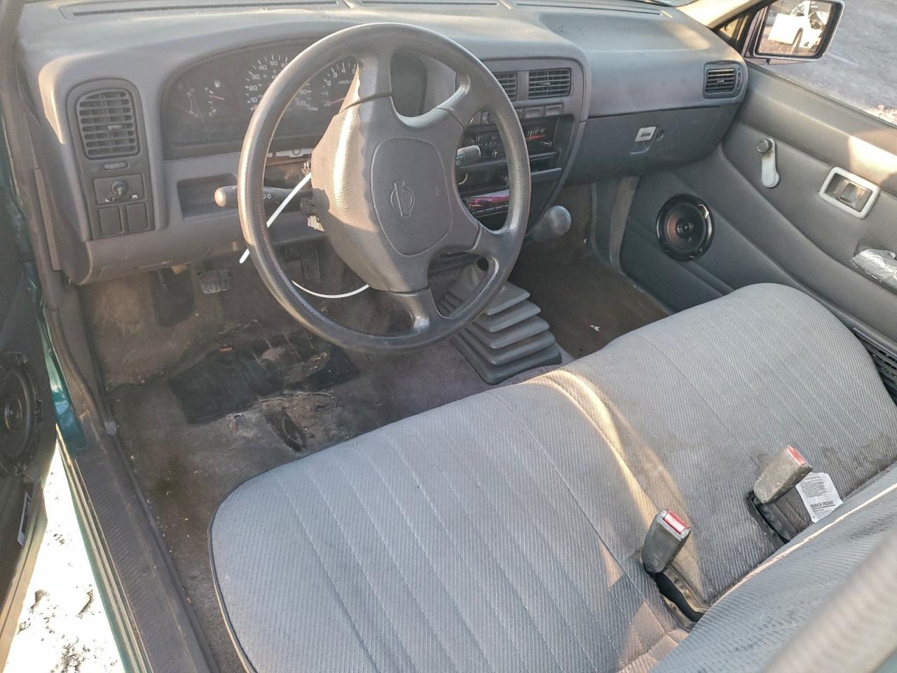 1995 NISSAN TRUCK E/XE photo 8